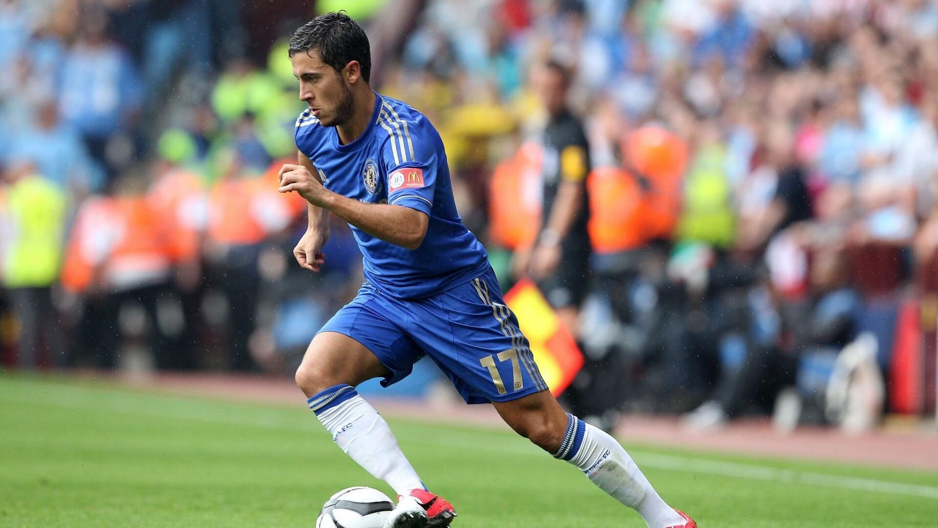 中超后勤团队规模扩大专业细分提升服务能力，中超 中后卫