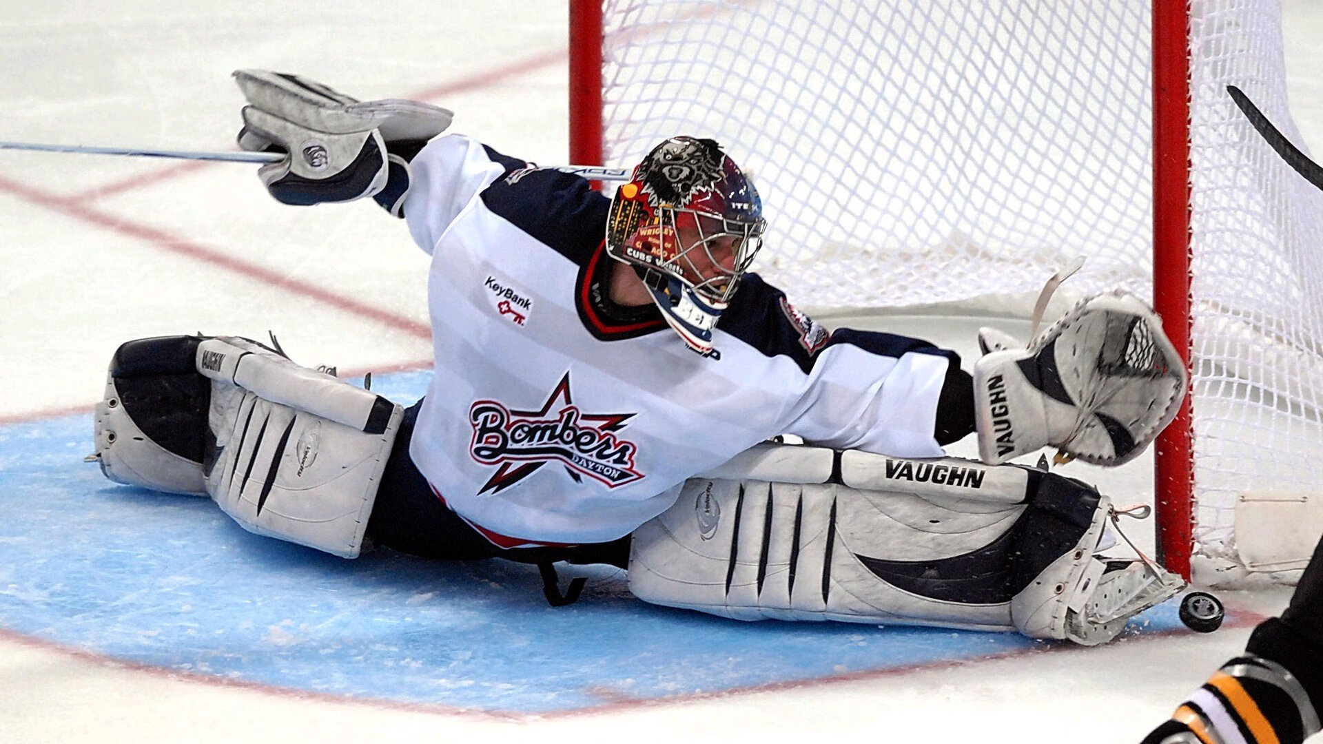 爱游戏体育官方入口-“马科斯·梅特罗的防守反击技术，助力美洲狮队实现跨越式发展”